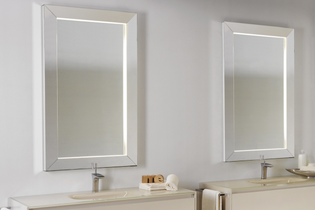 ISA bagno, Inside, specchi con luce